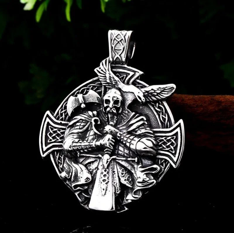 

Nordic Viking Celtic Knot Round Necklace for Men Odin Pendant Biker Necklace Vintage Jewelry Gift