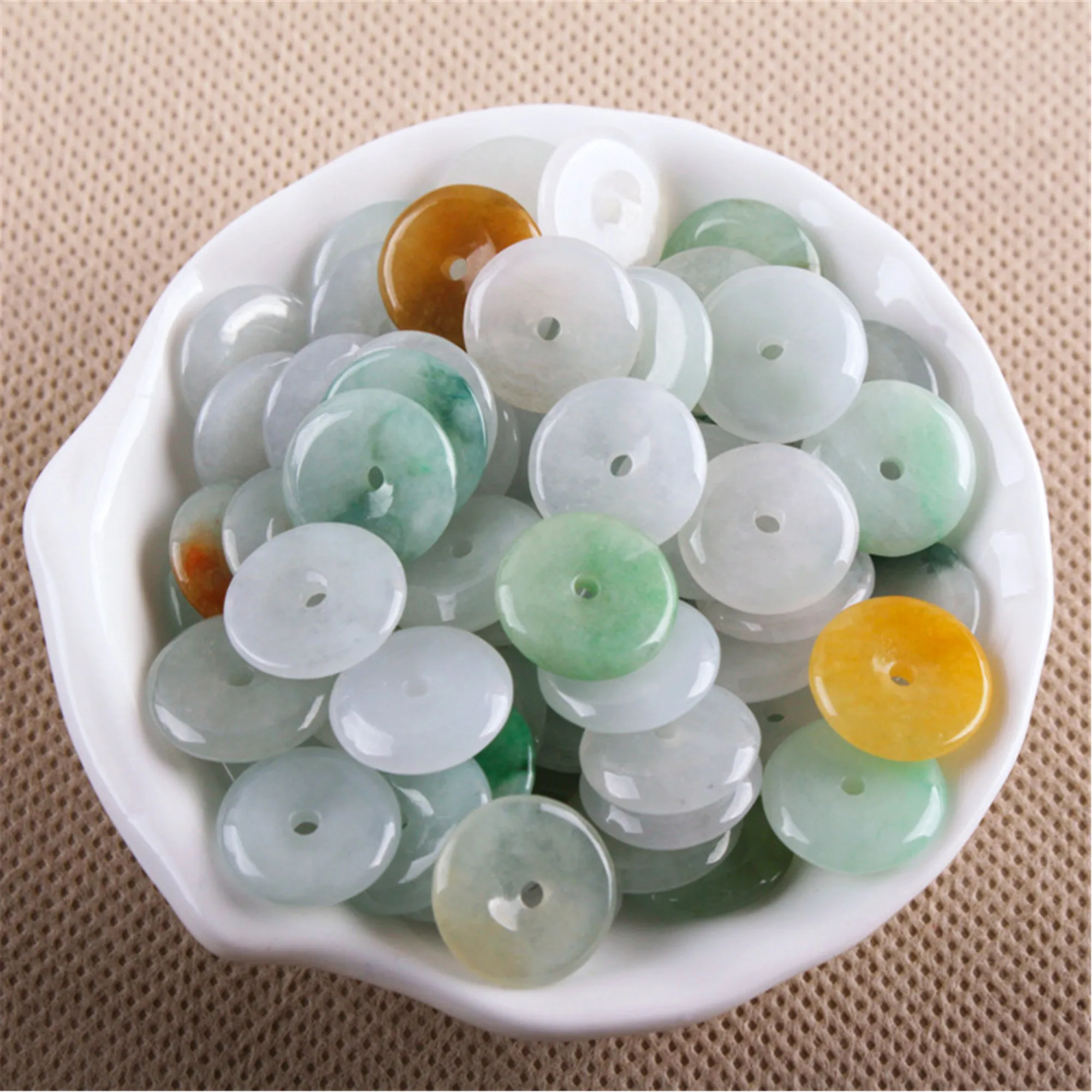 Оптовая продажа 10 шт./партия 9-13 мм класс А Нефритовый пончик типа ледяной нефрит