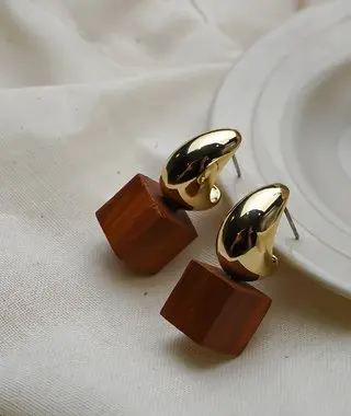 

Европейские и американские деревянные серьги супер качества