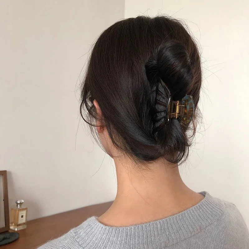 

Vintage Hair Claw Large Barrette Crab Hair Claw clips Bath Clip Ponytail Clip For Women Lady Hair Accessories Acrylic Hair Clips