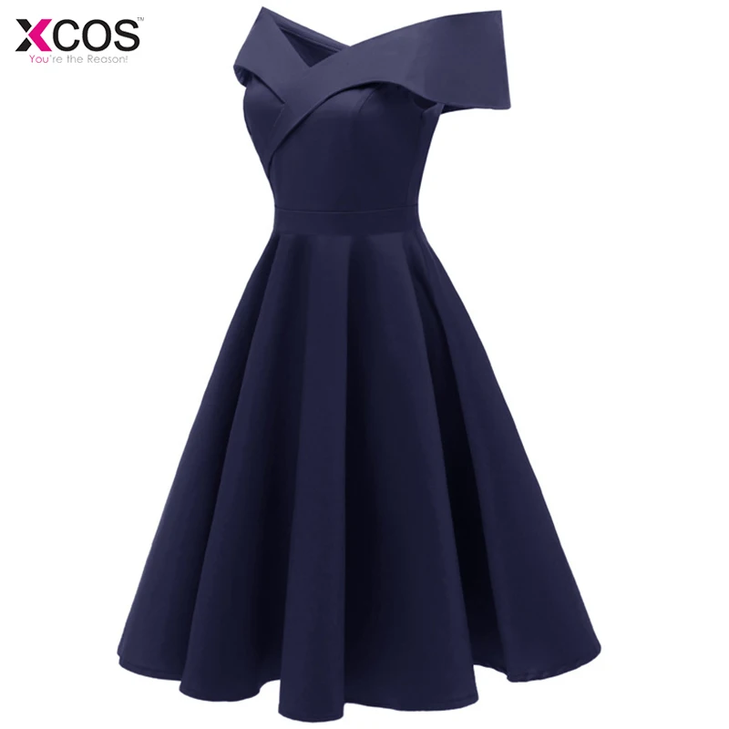 Темно-синее коктейльное платье дешево с открытыми плечами короткими рукавами на