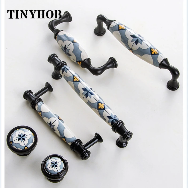 Ручки и ручки для дверей с голубым цветком/керамикой мебели в скандинавском