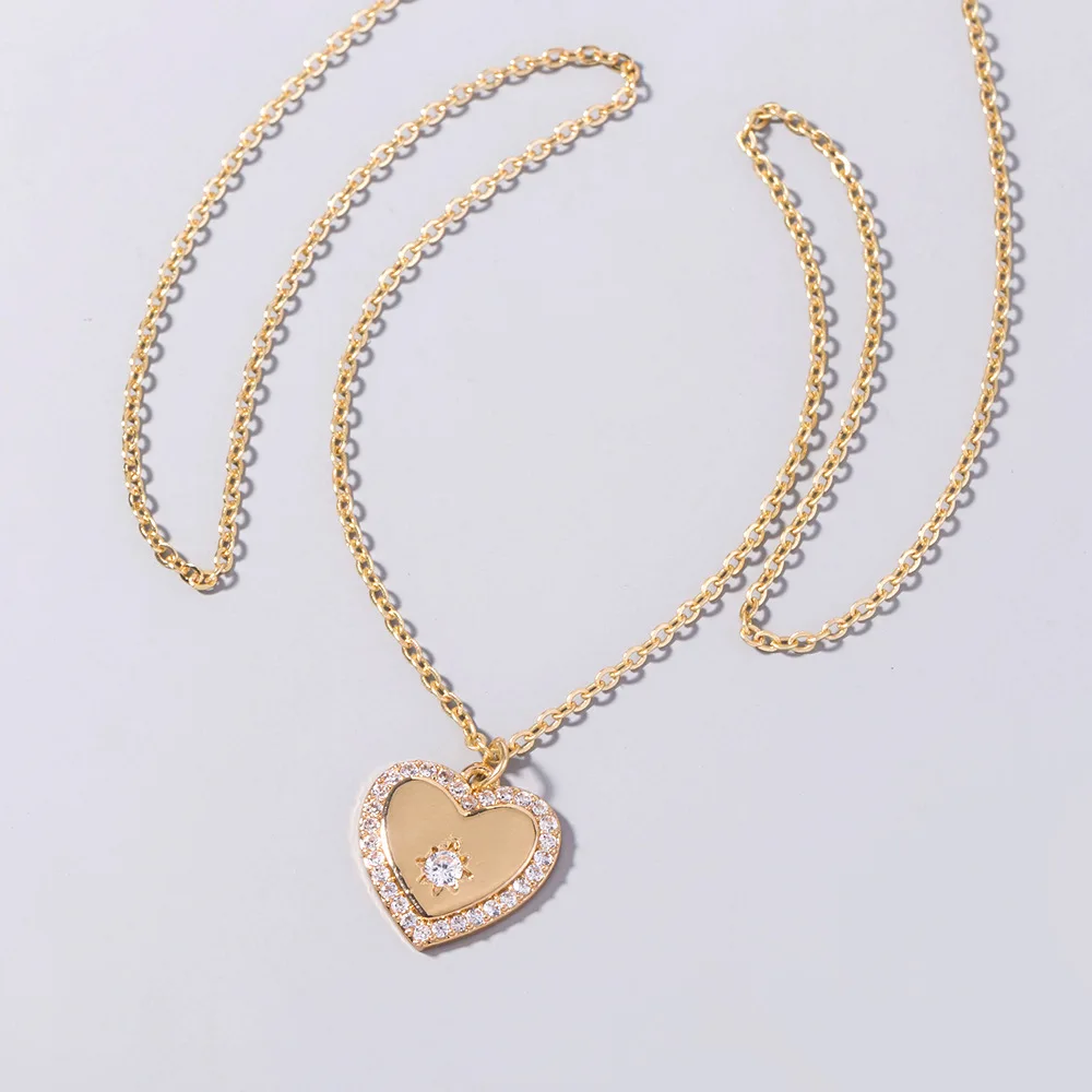 

Gold retro women's neck chain micro-inlaid zircon Jewelry on the neck love heart shape pendant necklaces for women