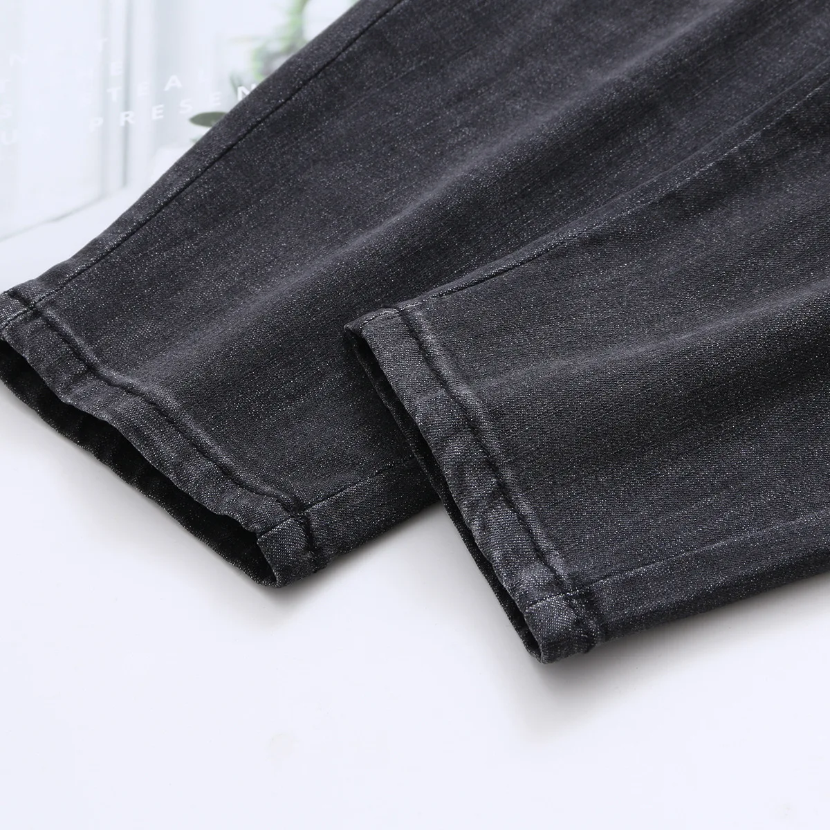 

Plus Size Women's Elastic Waist Jeans Casual Letter Embroidery Slim Denim Pants