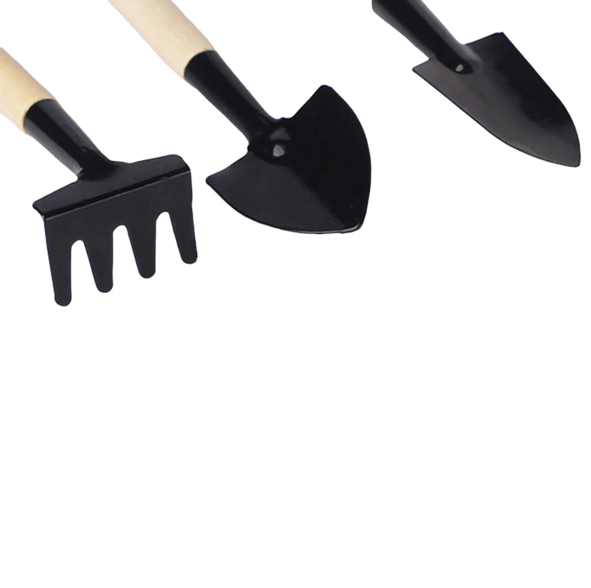 Набор садовых инструментов из трех предметов |