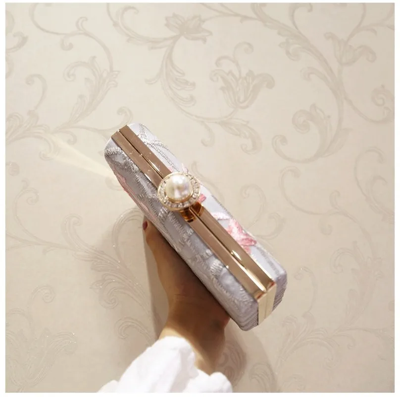 New Handbag Embroidered Hand Square Sling Bag Fashion Mini One-Shoulder Cross-Body Dinner Clutch Purse |