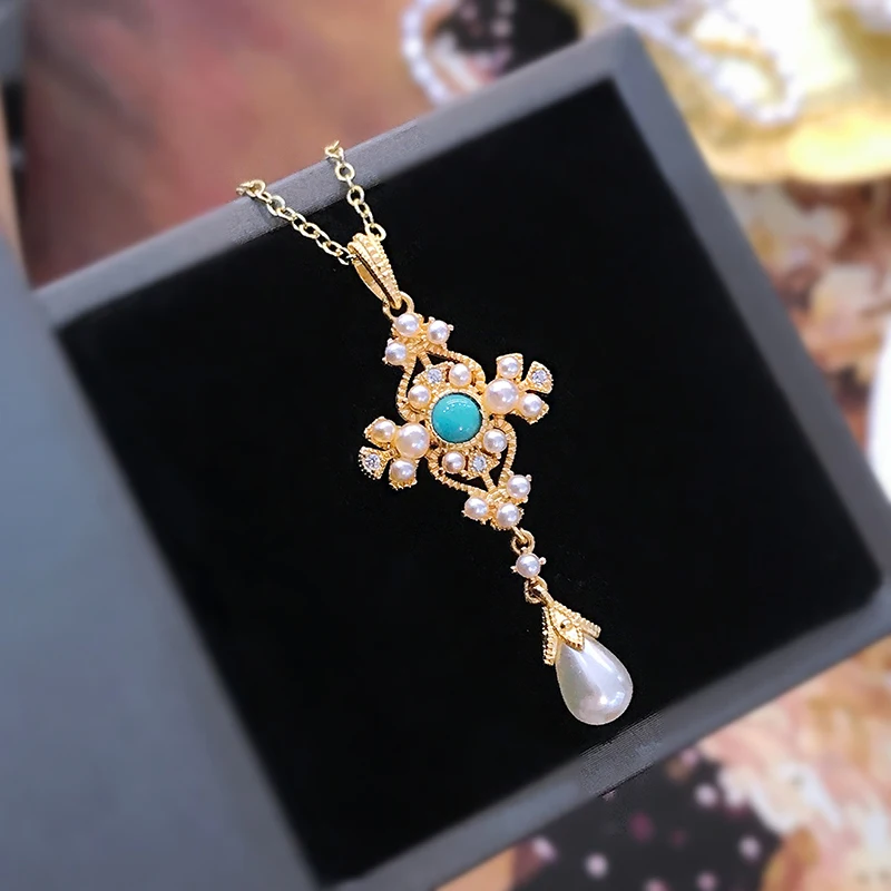 

2022 New Vintage Palace Gold Cross Pearls Pendant Necklaces For Women Green Stone Inlay Retro Fashion Jewelry Wedding Party Gift