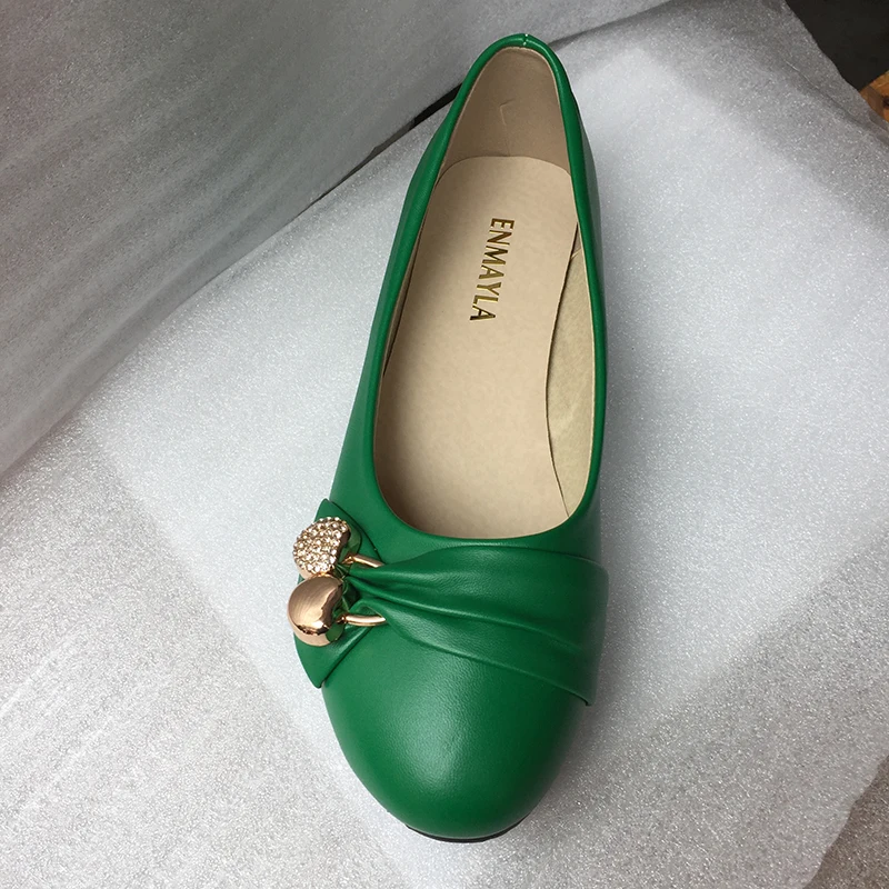 

ENMAYLA Women Fashion Flat Shoes Large Size 34-47 Female Ballet Shoes Women Flats Casual Dating Metal Decorative Shoes Women
