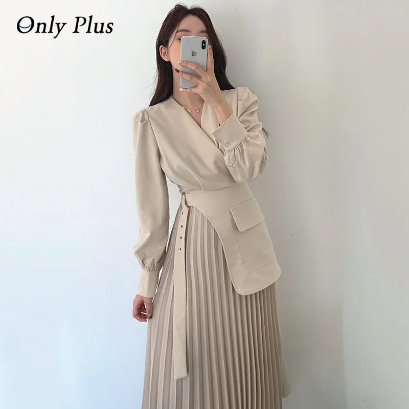 

Only Plus Elegant V-neck Patchwork Fake Two-piece Pleat Dress Women Spring Lantern Sleeve A-line Knitting Dress Office Lady Robe