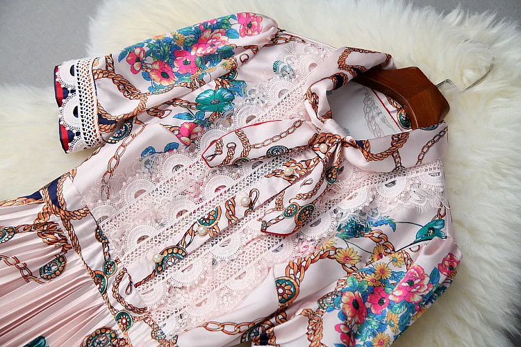 

European and American women's wear 2020 summer new style Short sleeve lace Mosaic chain printing fashion Pleated dress