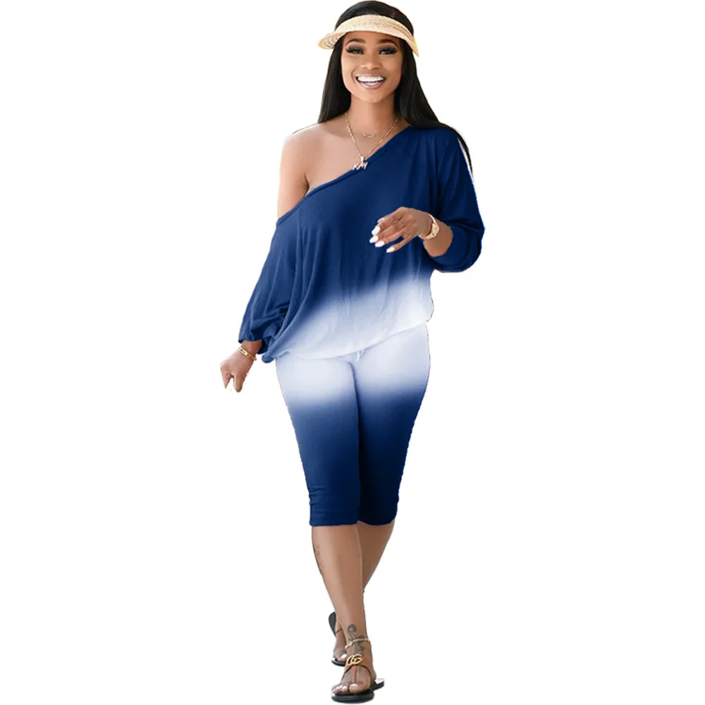 

Комплект из двух предметов с шортами и футболкой с вырезом лодочкой