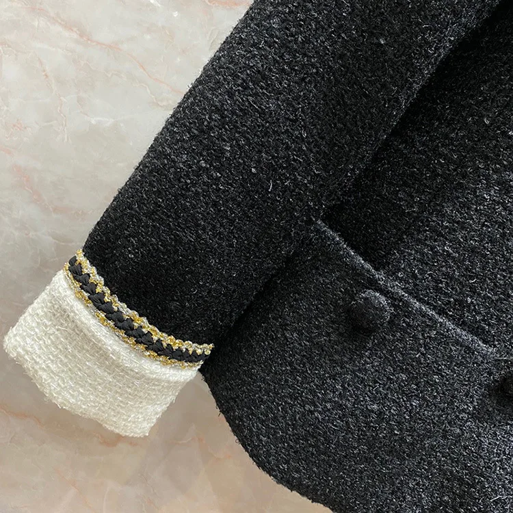 

European and American women's clothing 2020 winter new style Long sleeves and double breasted Fashion black and white tweed coat