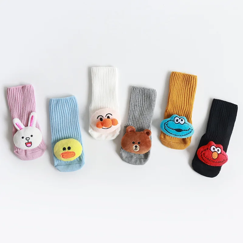 Осенние новые носки для малышей с мультяшными куклами дозирующие нескользящие