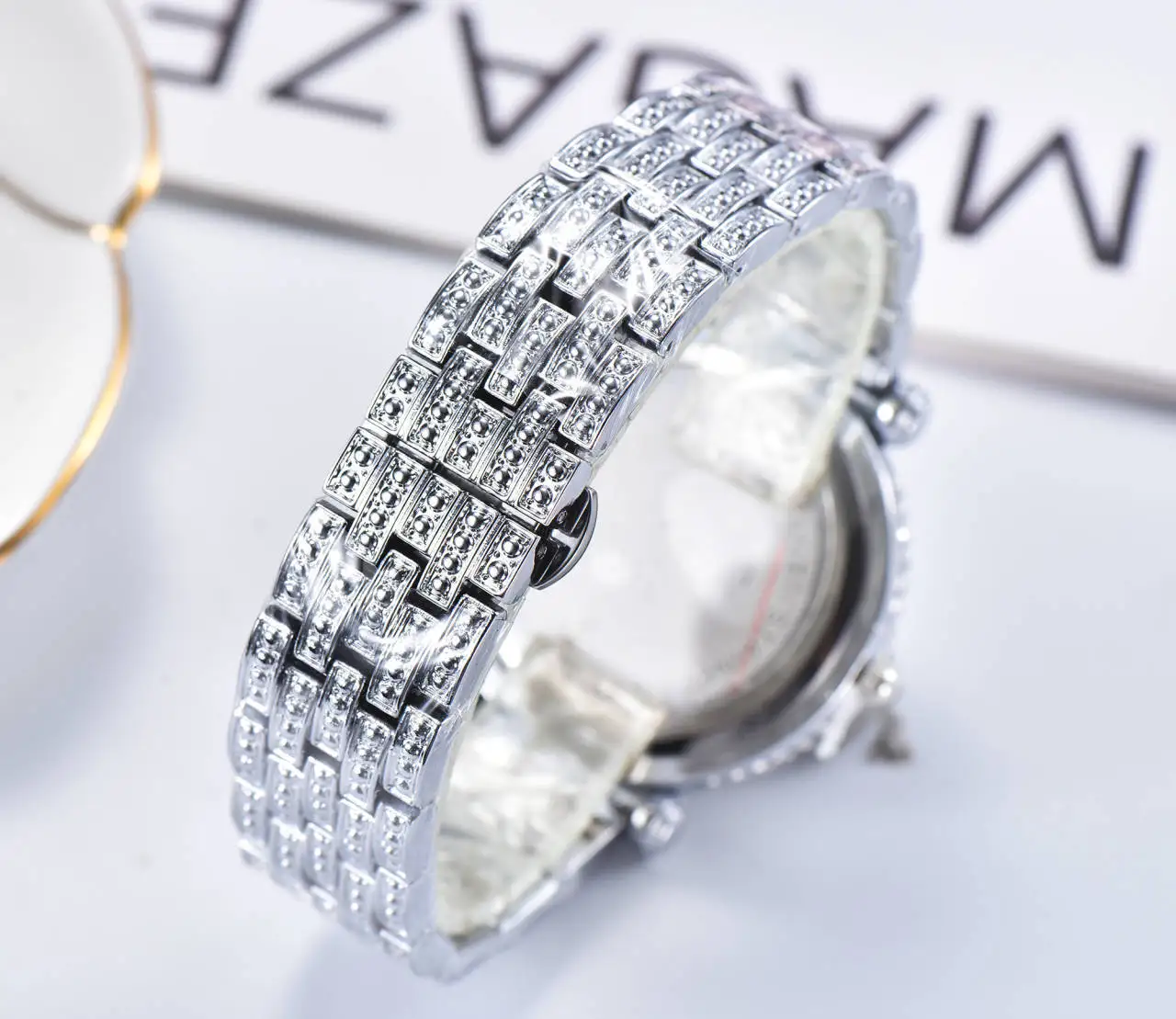 

LOOKWORLD Fashion Waterproof Rhinestones Fashion Time to Run Women's Watch