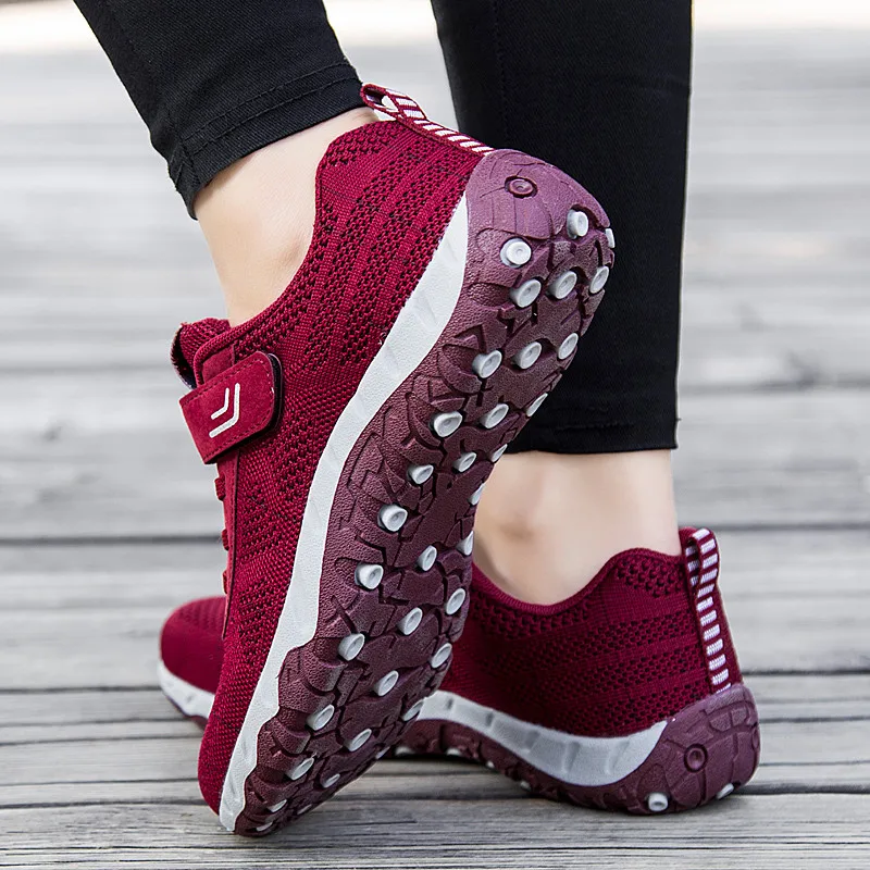 Женские кроссовки на плоской подошве со шнуровкой толстой мягкой для