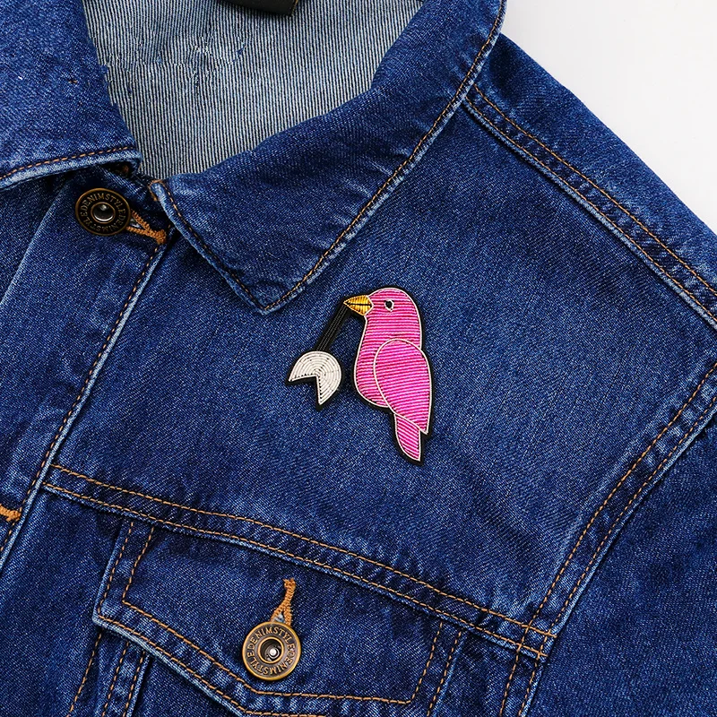 

French design hand embroidery jewelry Indian silk brooch crow pin needle cartoon brooch female accessories