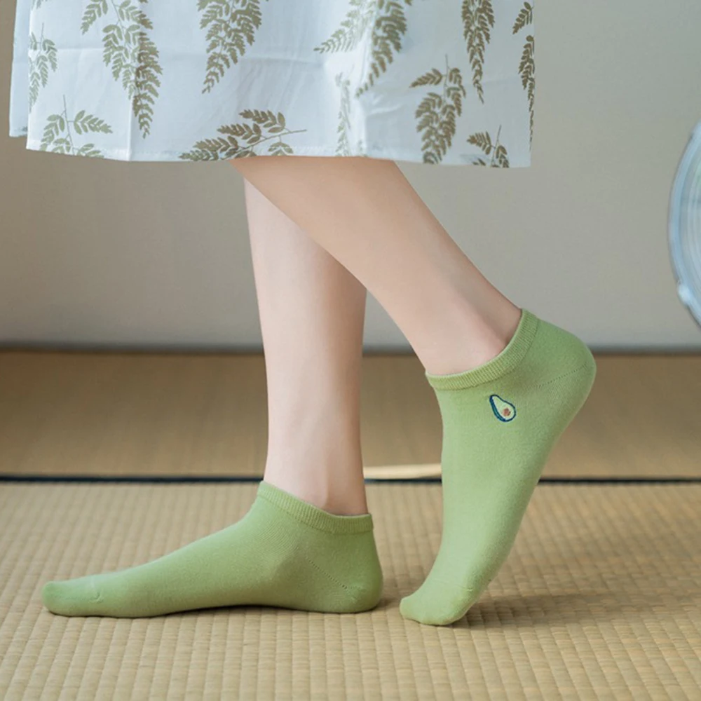 

2020 New spring and summer new avocado socks female short tube shallow mouth ladies boat socks cartoon pattern tide socks