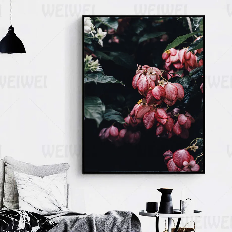 Фон с темно-зелеными листьями цветы полные ветвей домашнее украшение живопись