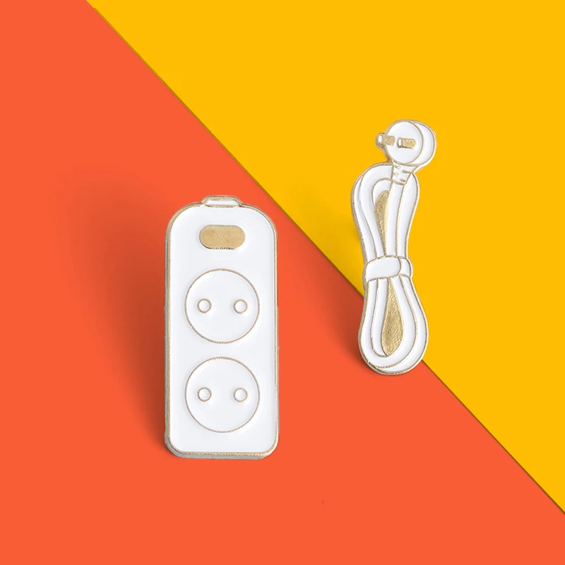 

Plug-in Board Wire Enamel Pin Brooches Badges for Women Men Unisex Accessories BFF Jewelry Gifts for Couple Best Friends Lover
