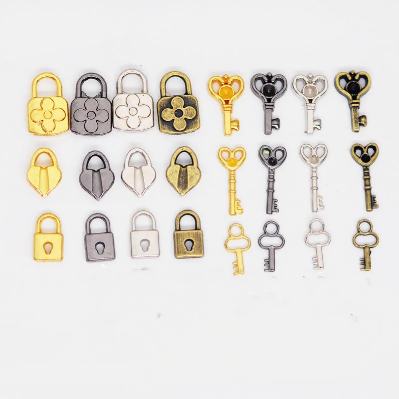 

48pcs/lot New Doll clothes bag shoes accessories mini lock and keys - blyth lati Doll accessories