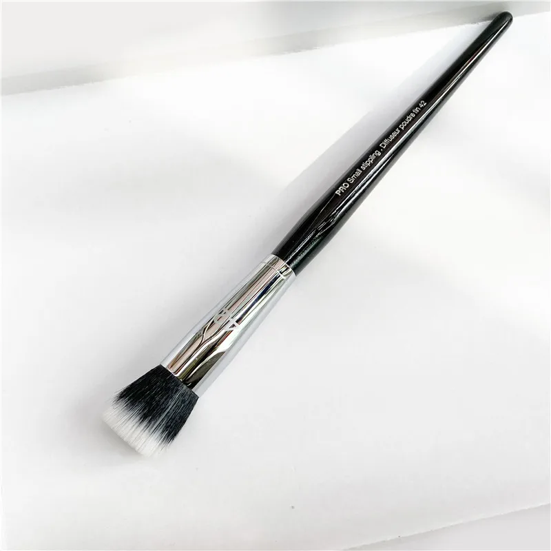 Новая Профессиональная маленькая щетка для клецки 42 Small Жидкий тональный крем