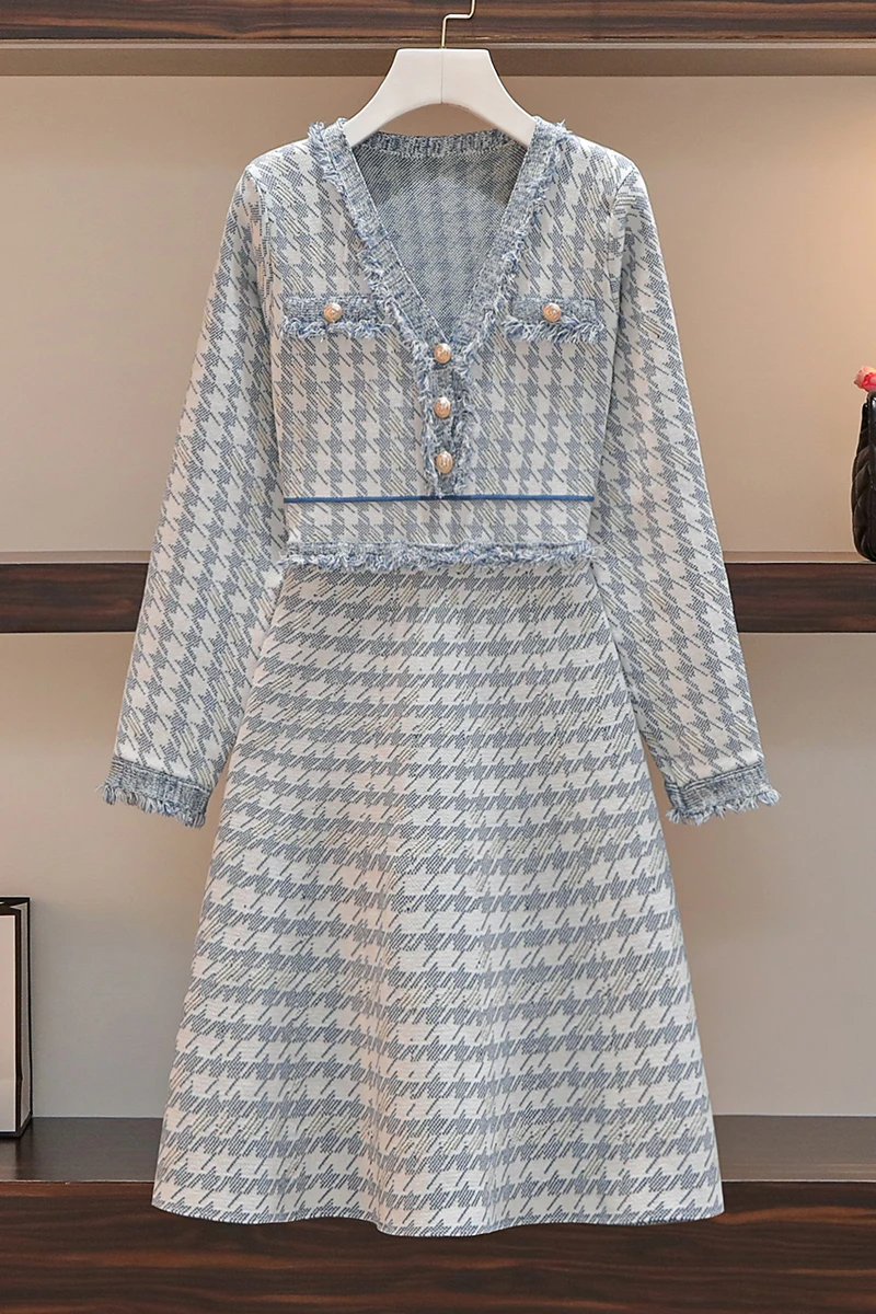 

V- , , XXXL, 3XL, XXXXL