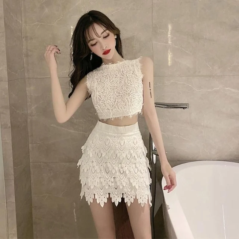 

2021 Summer Women Clothes Sleeveless Crop Vest + Sexy Mini Skirts Sets Tops A-line Skirt Suits Hollow Lace Two Piece Set Y179