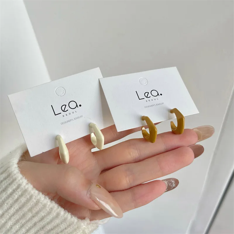 

High Temperament Simple Vintage Earrings Geometric French Hoops Women