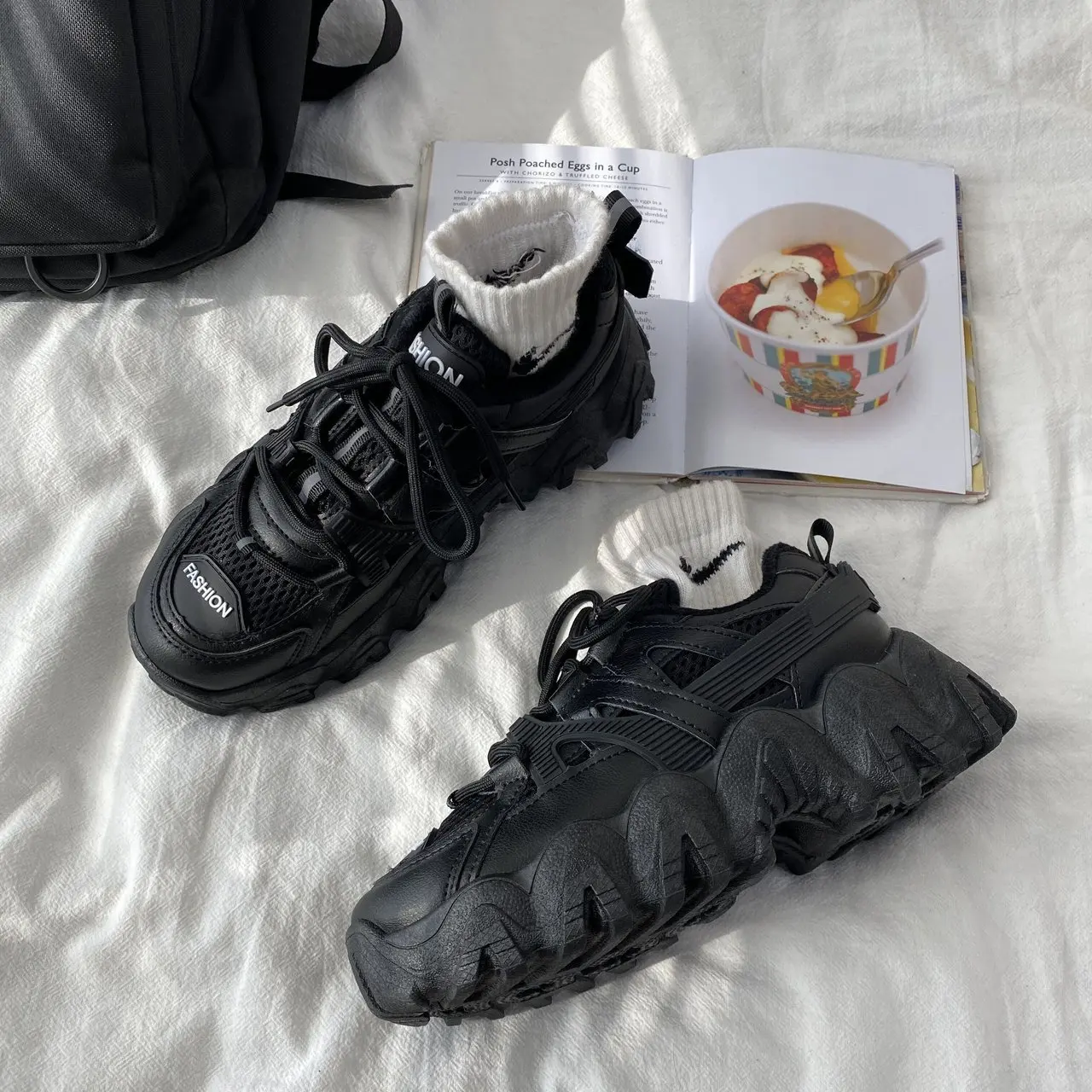 

2021 Korean Women Sneakers Thick Bottom Vulcanize Outdoor Breathable Height Increasing Shoes Chunky Female Casual Shoes