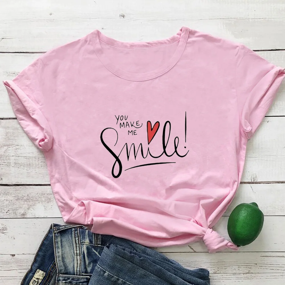 

Футболка женская с надписью «You Make Me Smile»
