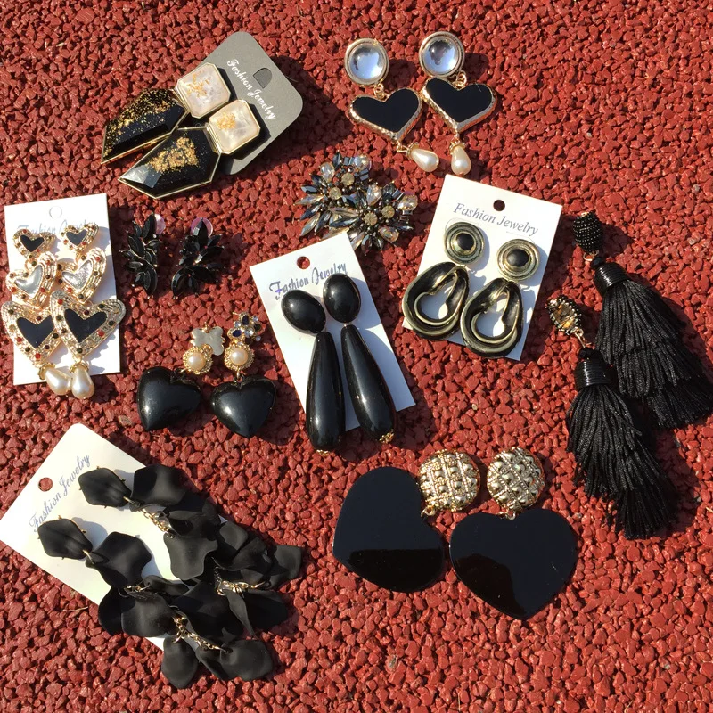 

2020 New Women's Earrings Fashion Retro Noble Black Metal Drop Earrings For Women Girl Party Jewelry Wholesale