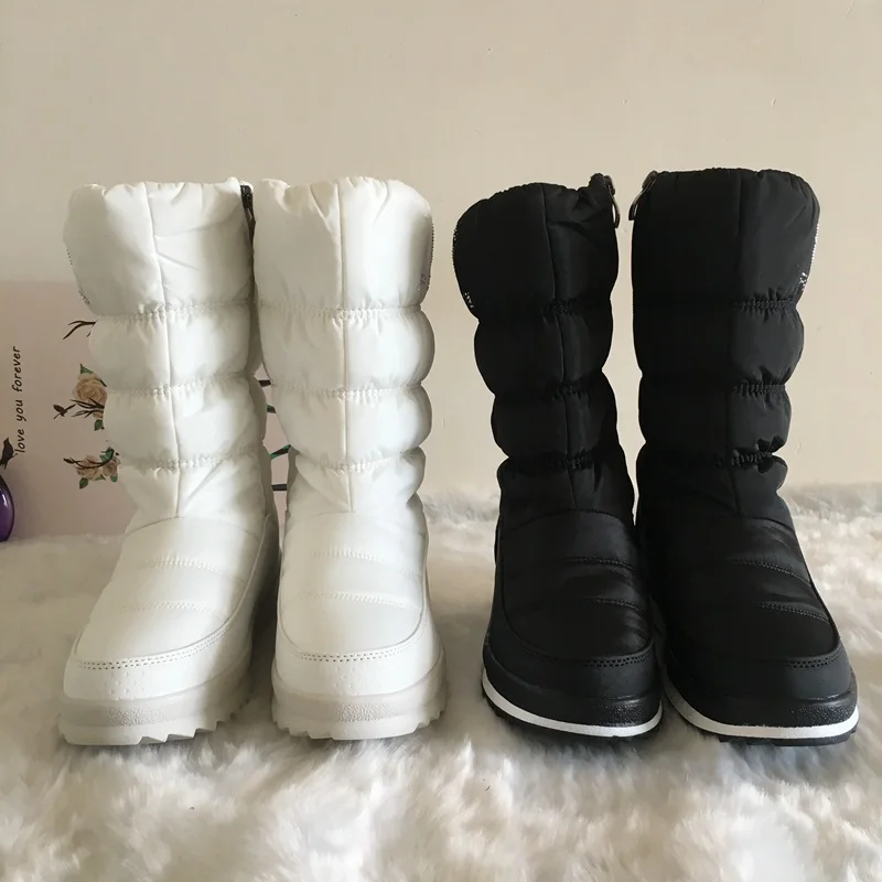 REAVE CAT/Большие размеры 36-41; новые теплые зимние сапоги; женские сапоги на платформе на молнии; однотонные Водонепроницаемые зимние сапоги до середины икры на толстом меху