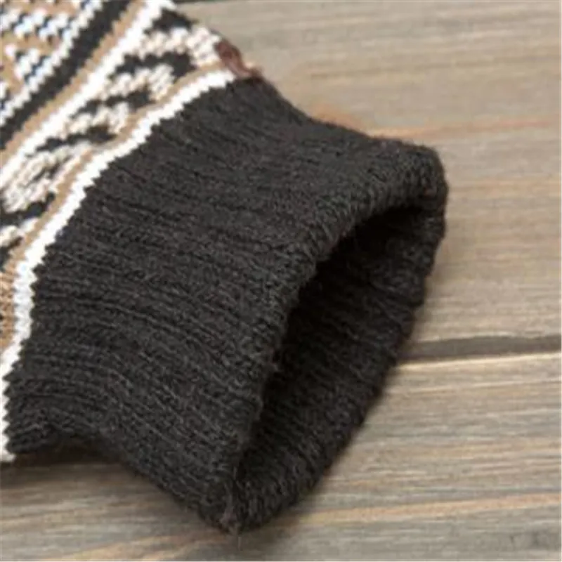 Жаккардовые полностью соответствуют теплым перчаткам бархатные зимние