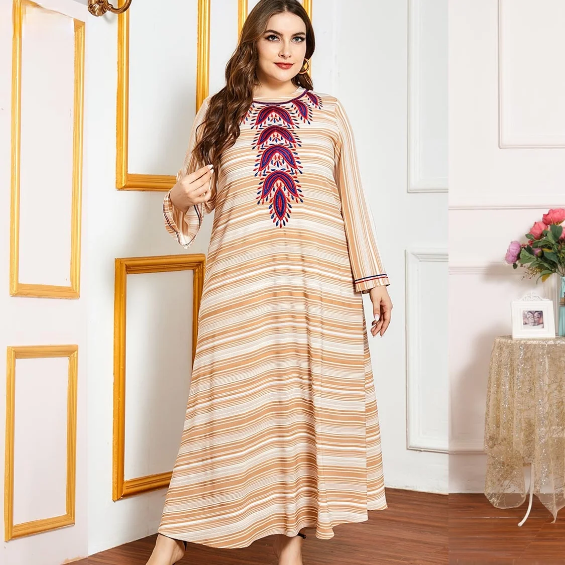 

2021 Muslim Large Size Autumn Women's Fashion Heavy Industry Ethnic Stripe Embroidered Long Sleeve Leisure Print Dress