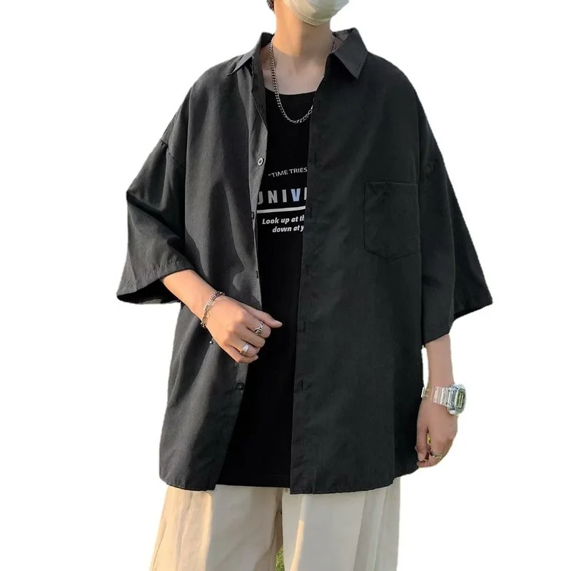 

Простая Однотонная рубашка QIWN с коротким рукавом, мужская летняя тонкая трендовая парная Свободная Повседневная рубашка с пятью точками ру...