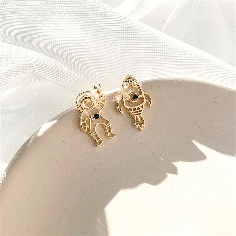 Новые Мультяшные забавные полые металлические серьги гвоздики в виде