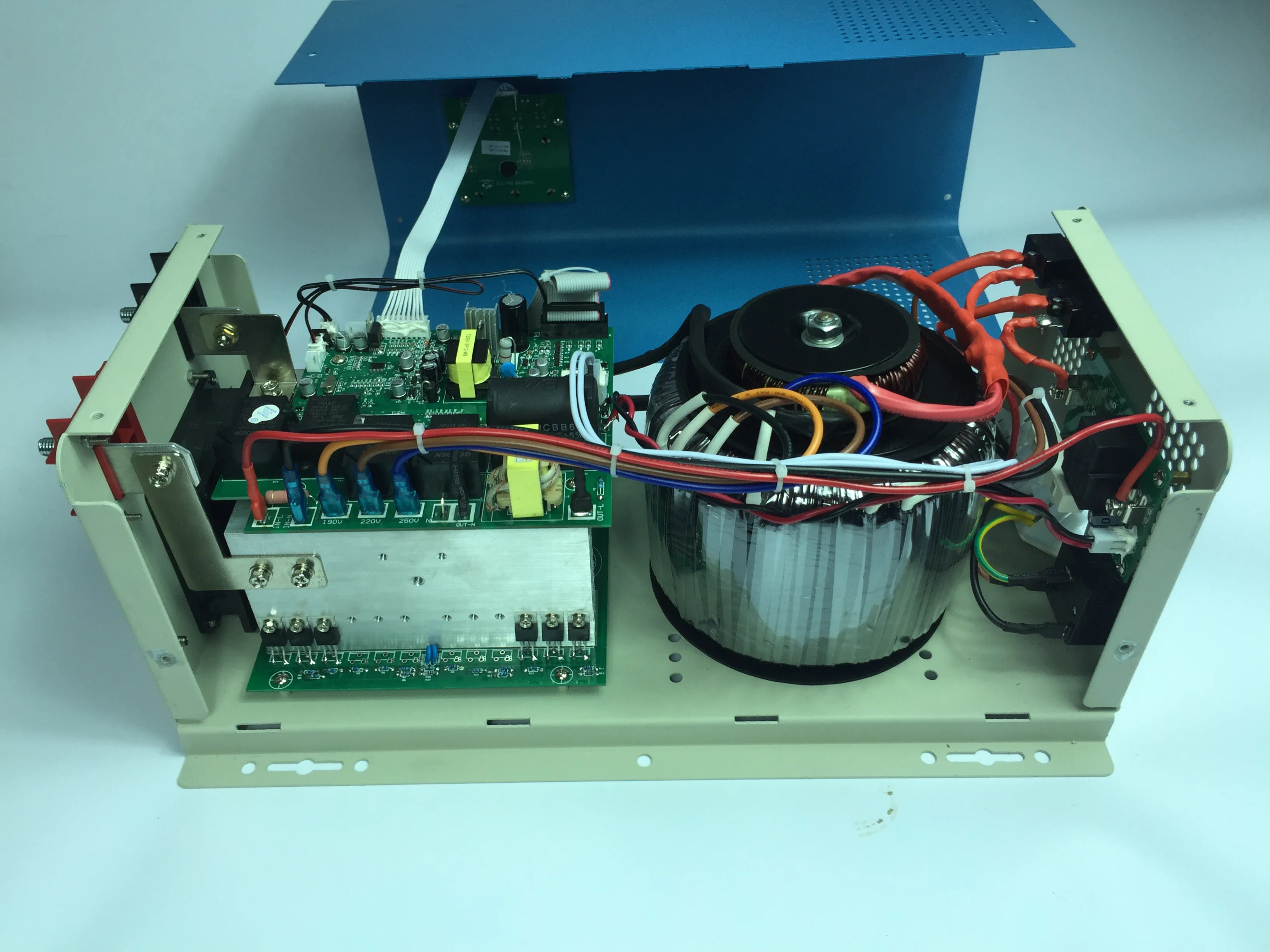 Чистая Синусоидальная волна Электрический Инвертор 1.5kw 12 V/24 V/48 V солнечный инвертор с тороидальным трансформатором может заряжать литиевая батарея