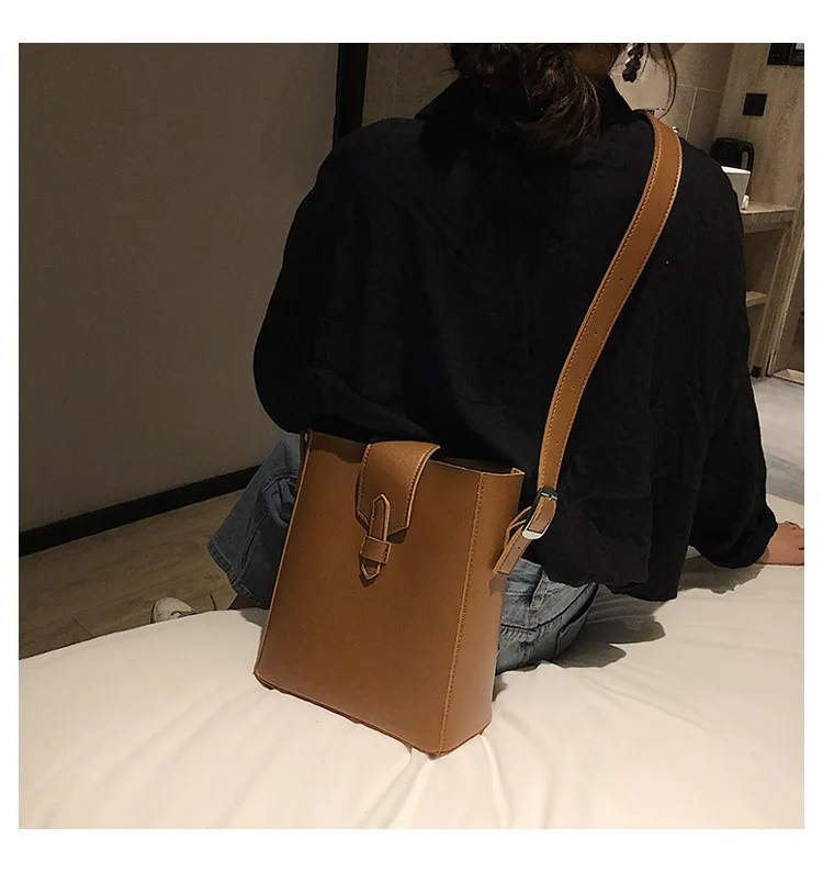 2019 новый корейский вариант модной обуви в стиле ретро на плечо округлая