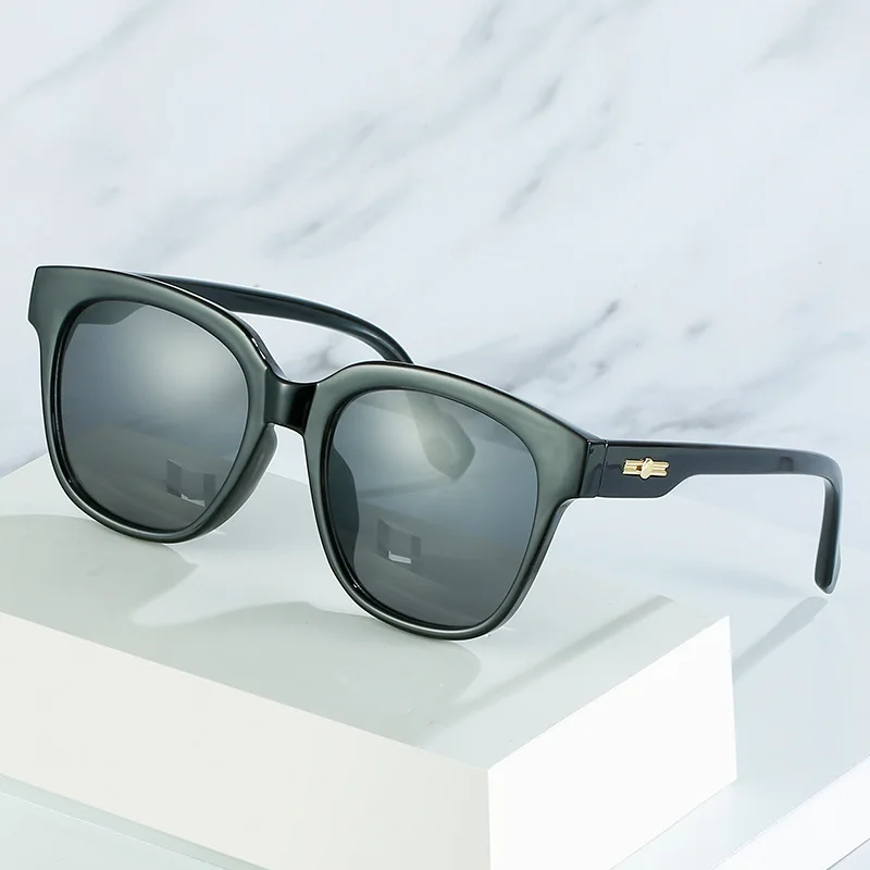 

Hot new Unisex Full frame Sunglasses classic Retro Sunglasses women Fashion Box sunglasses UV400 travel drive Glasses
