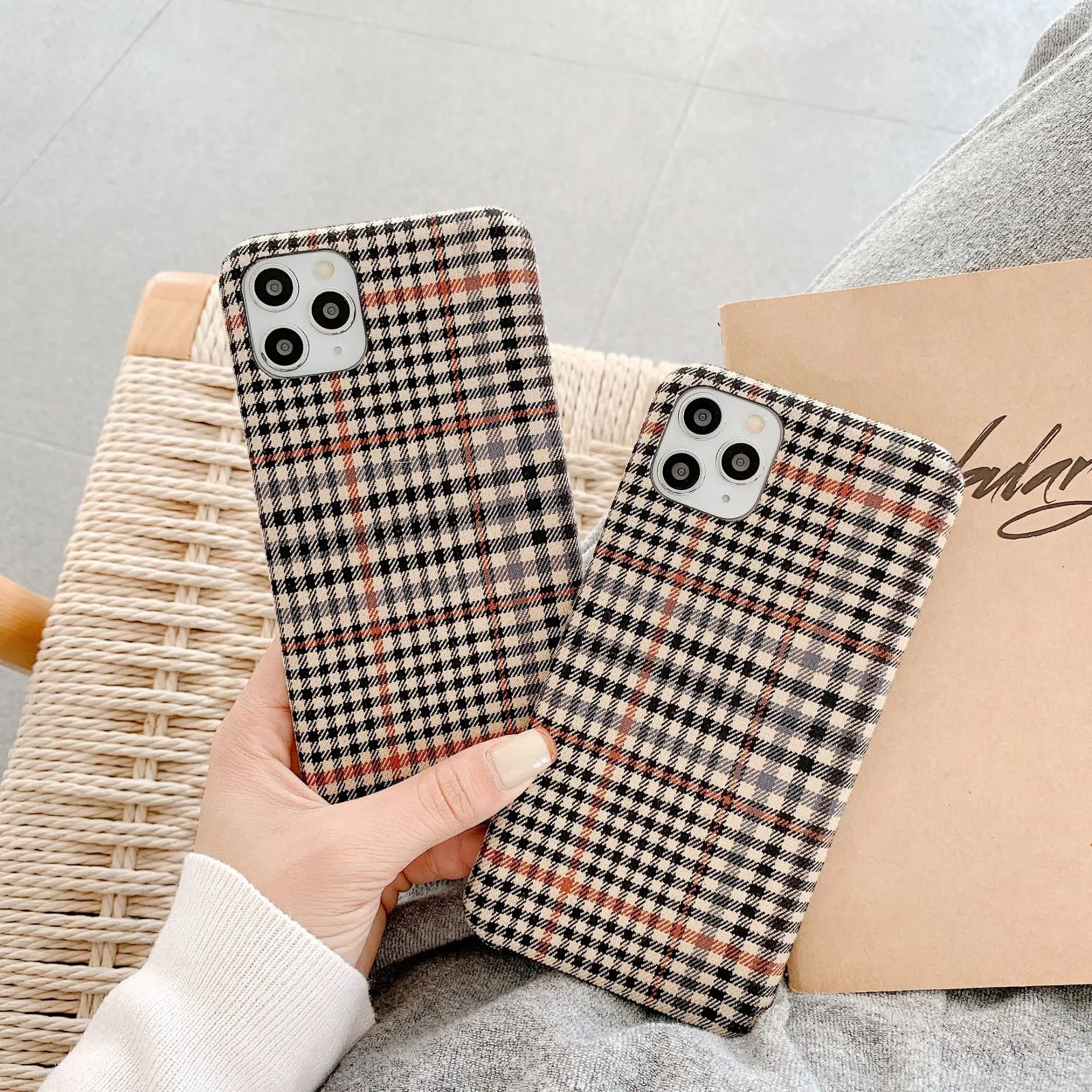 

Suitable for iphone13 mobile phone case new plush brown coffee grid 11Promax all-inclusive Apple 12 protective case