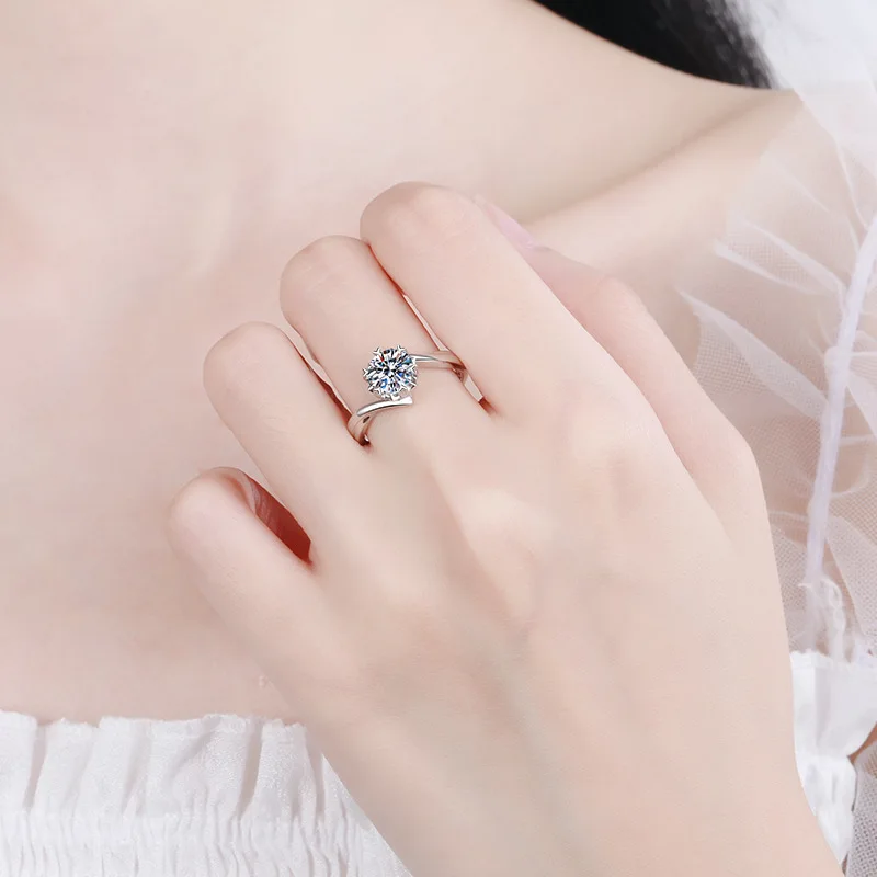 Женское кольцо с муассанитом серебряное алмазным покрытием 1CT 2CT VVS витое