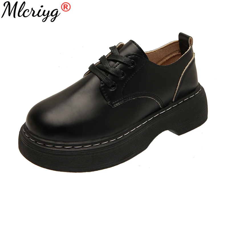 

Туфли-лодочки на среднем каблуке, из натуральной кожи