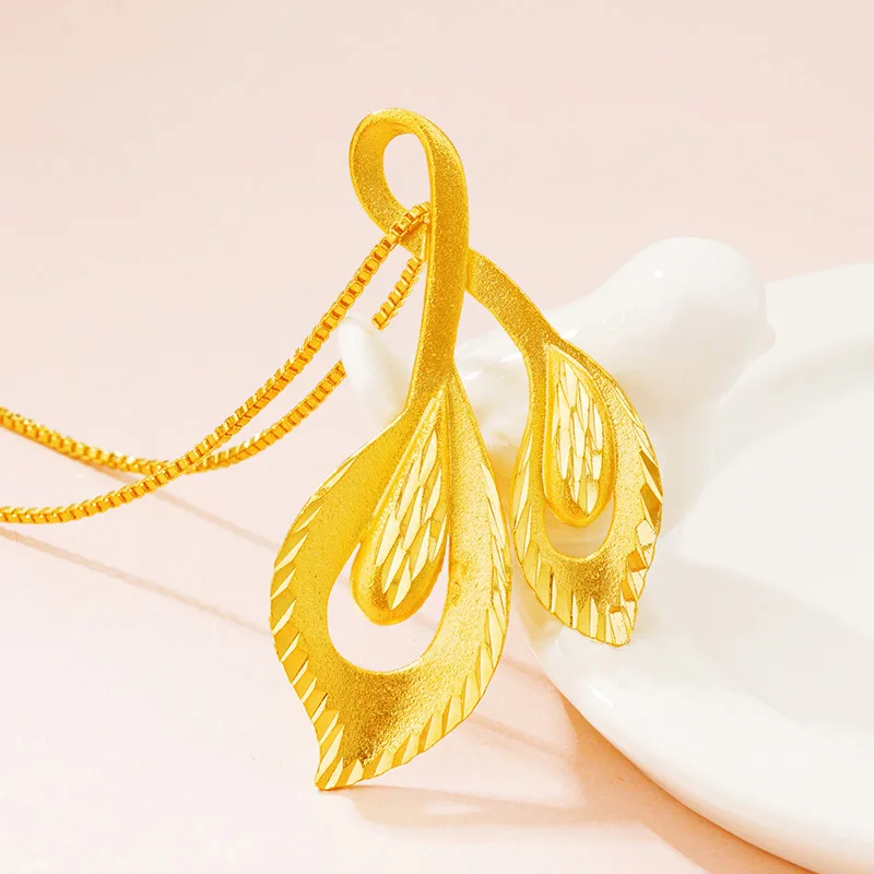 

Fashion Korean 14K Gold Necklace for Women Wedding Engagement Jewelry Matte Little Leaf Shape Pendant Necklace Chain Chocker