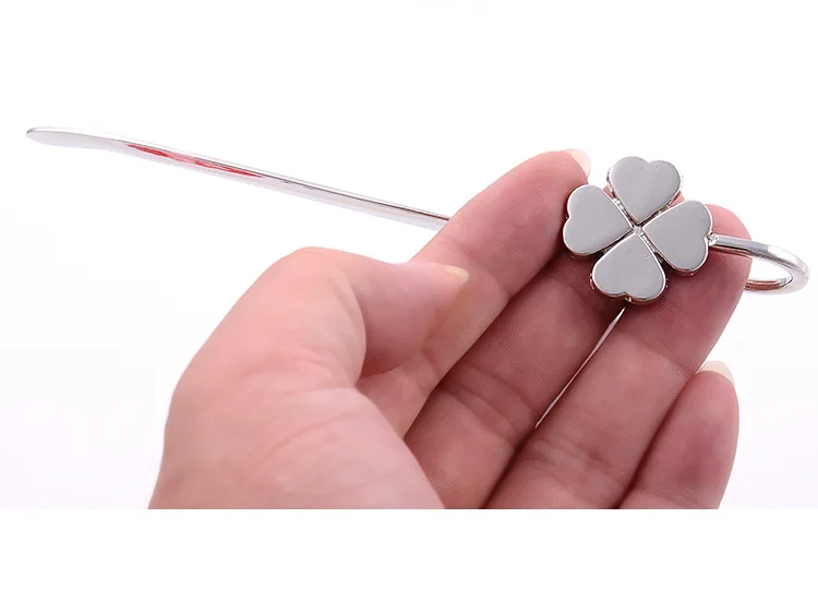 

Delicate Clover Metal Bookmark Escolar Paper Book Marks Books Holder School Supplies Free Shipping