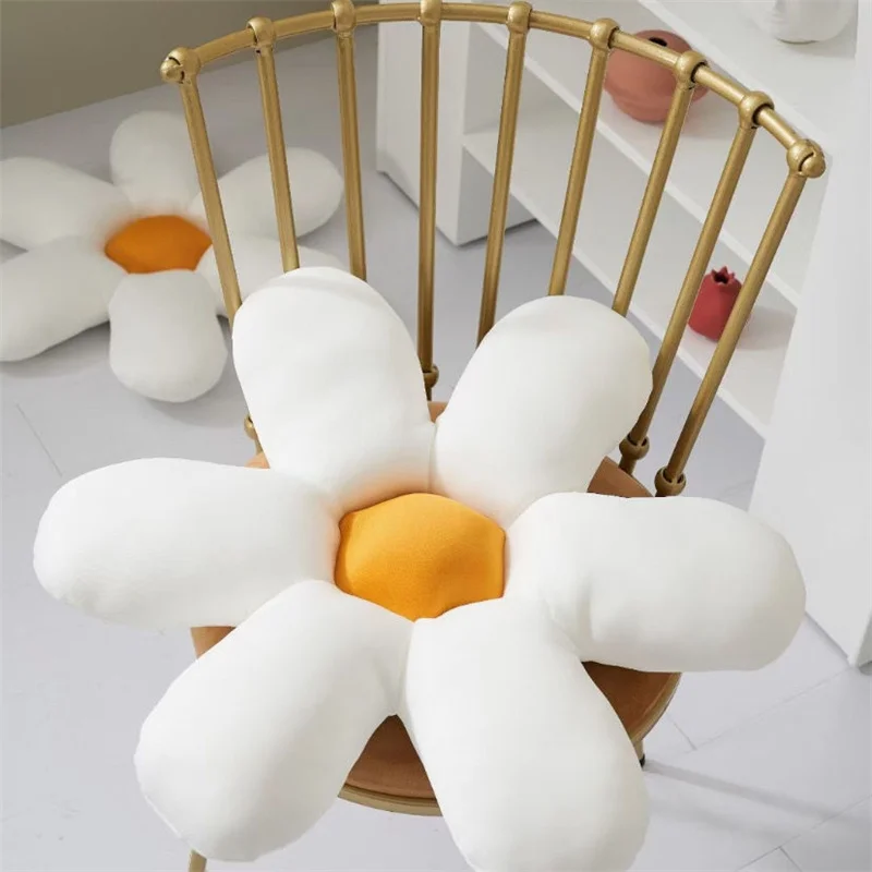 Мягкая подушка в виде цветка с шестью лепестками для девичьей комнаты|Подушки на