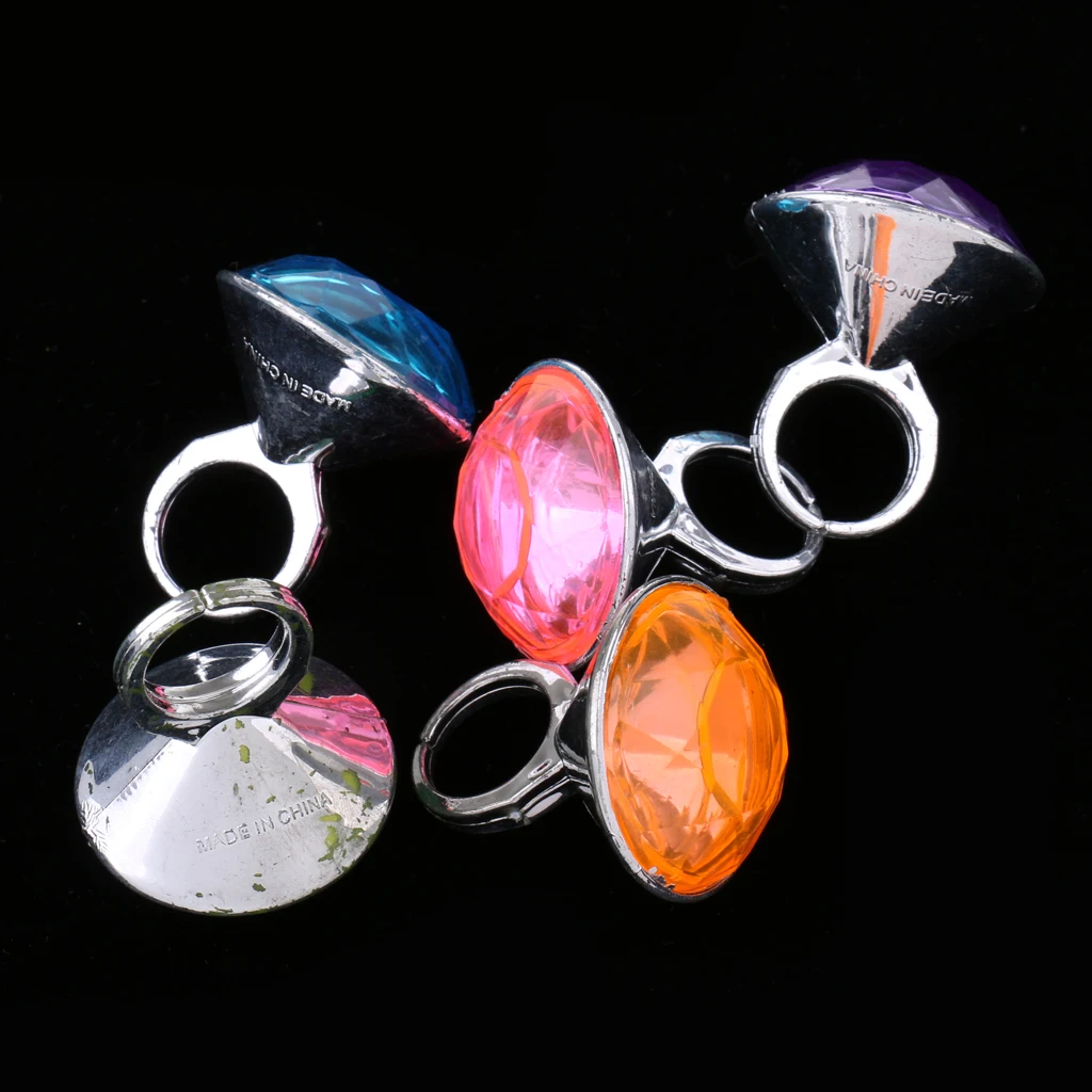 

5pcs Colorful Plastic Diamond Rings Party Favor Toy Kids Party Bag Fillers