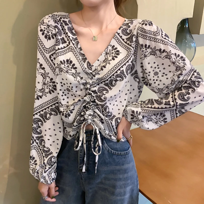 

2021 spring and autumn new style shirt female design sense versatile casual fashion top