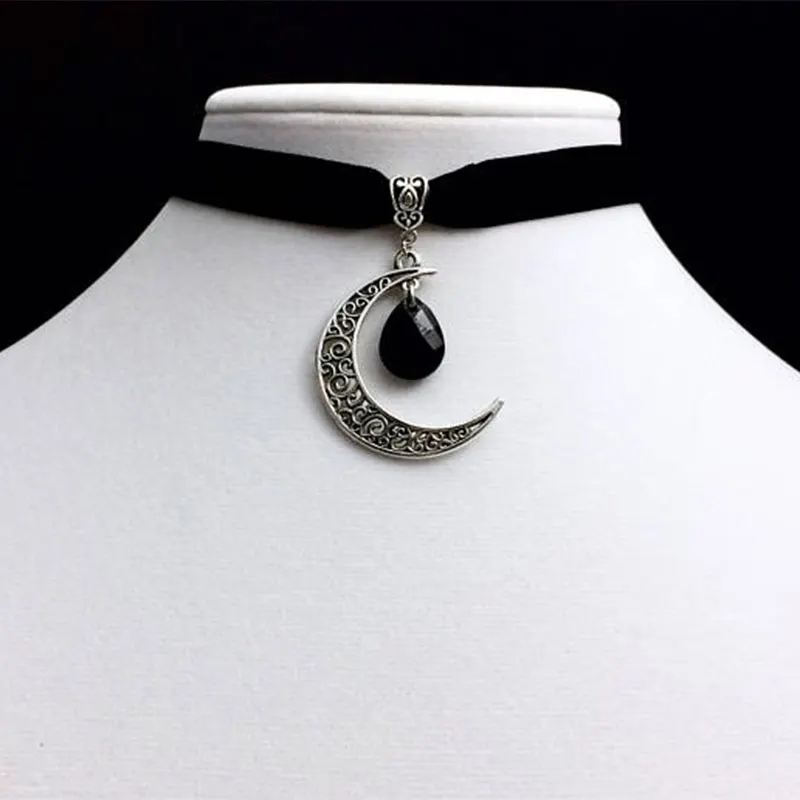 

Fashion Gothic Moon Pendant Choker Velvet Choker Black Witchcraft Charm for Women's Jewelry Minimalist Style 2020