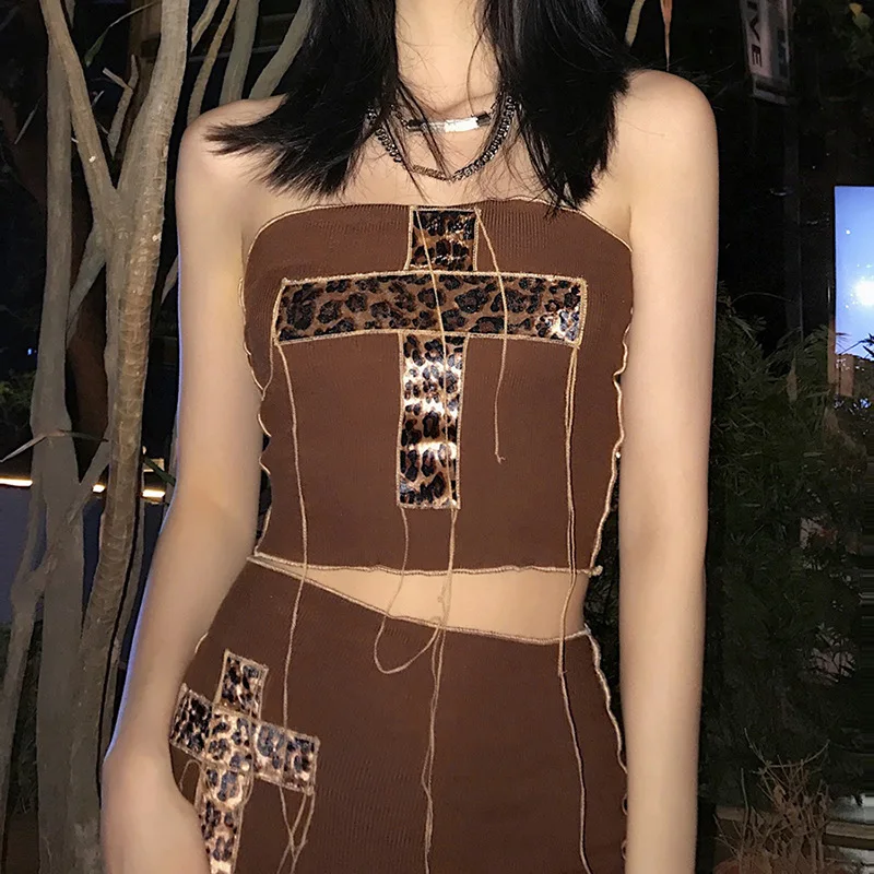 

Женский комплект из двух предметов AIIOU, повседневный комплект из двух предметов, укороченный топ с открытыми плечами и мини-юбка с лентами, ...