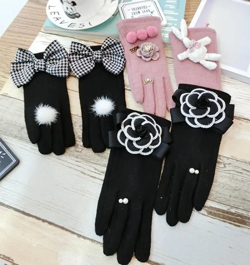 

Black Camellia Cashmere and Cashmere Gloves Korean Fashion Houndstooth Mink Hair Cute Flowers Warm Touch Screen Gloves Women